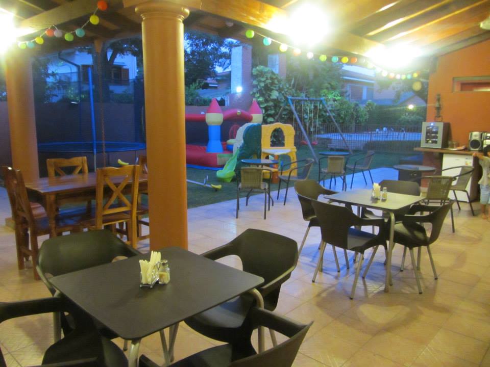 Lugares para ir a comer con niños en asunción y alrededores ... Désign patio Chicos