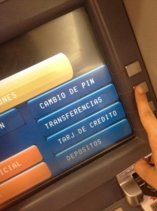 Transferir dinero de una cuenta bancaria a otra a través del cajero automático - paso2